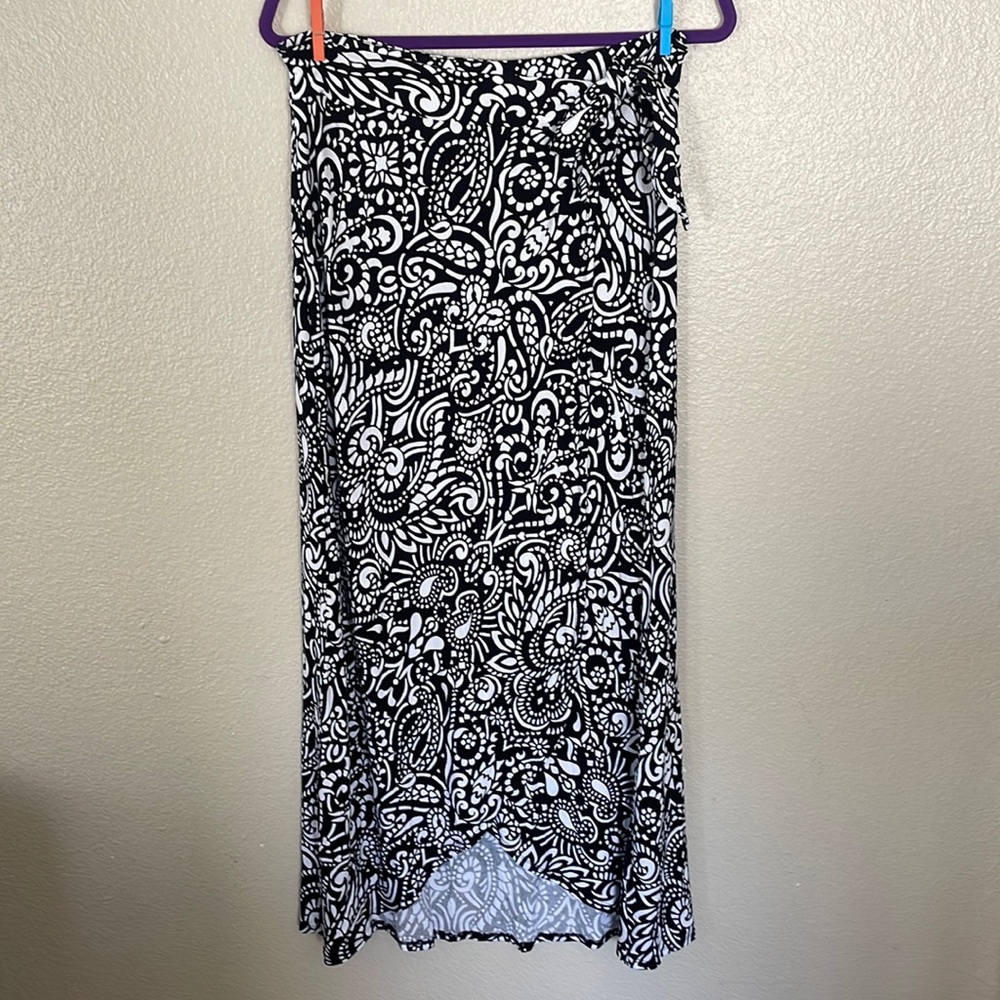 Cynthia Rowley black and white paisley side tie wrap maxi skirt Size L